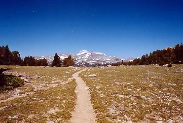 The trail into Stough Creek Basin