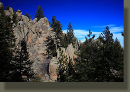 Granite outcroppings along the Round Mt Trail